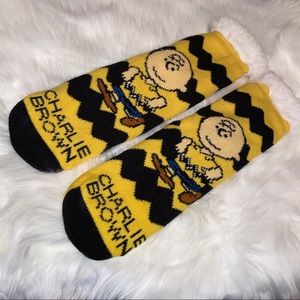 Peanut Sherpa Charlie Brown socks
